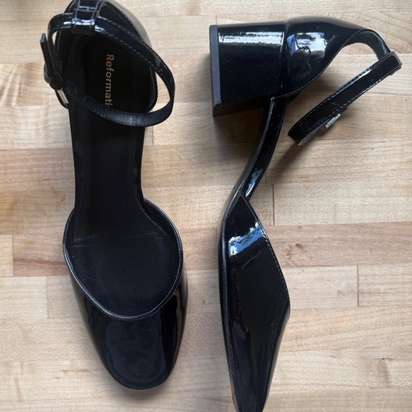Reformation Shoes - Reformation Mallory Closed Toe Heels